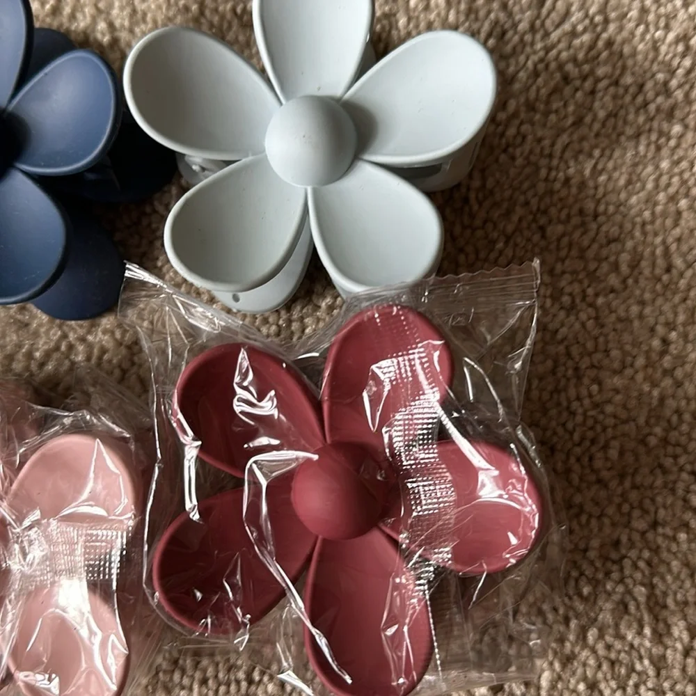 Flower Hair Claw Clips New Set of 6